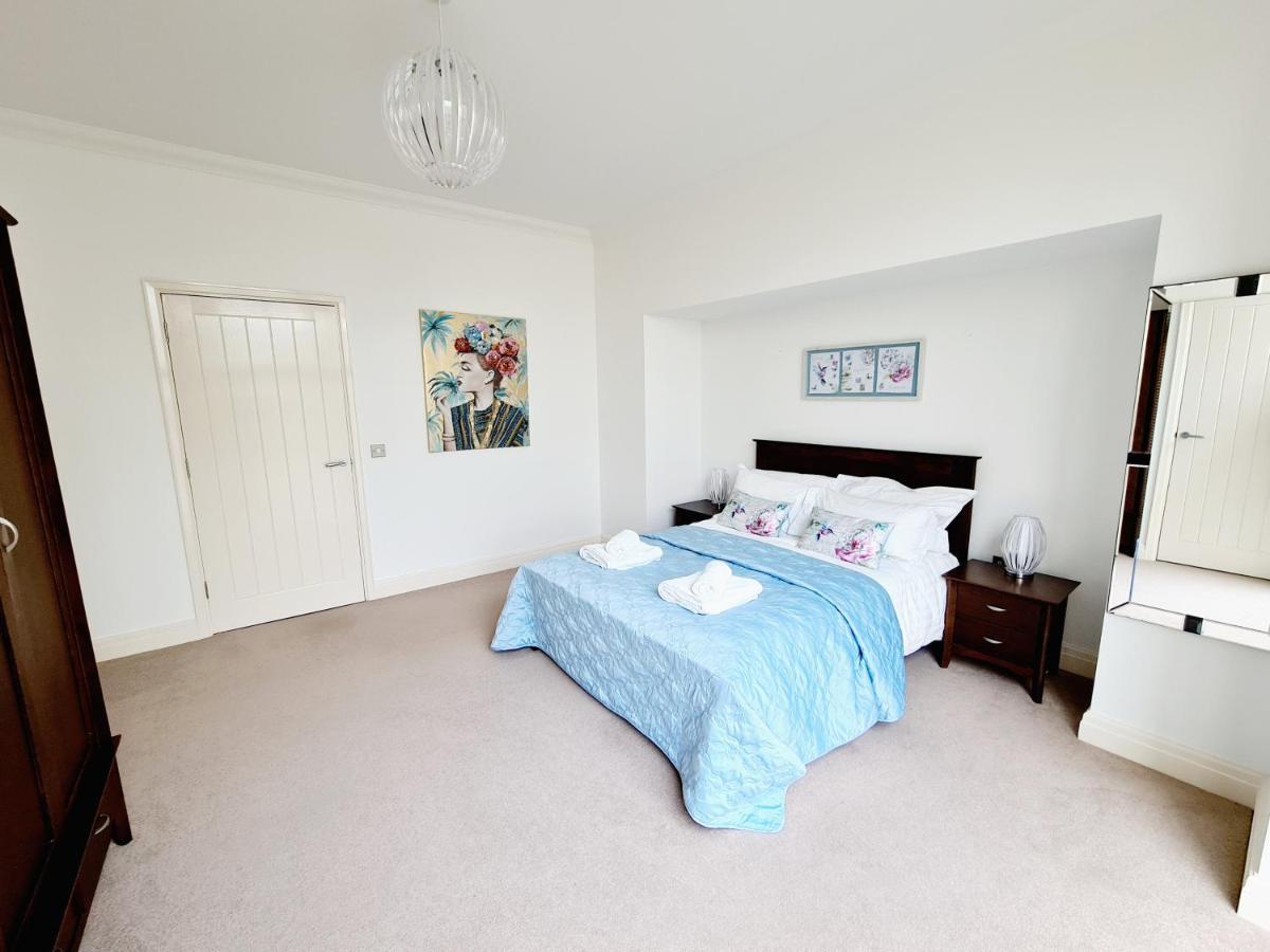 Seas The Day - Beachfront Apartment - Sleeps 4 Ramsgate Exterior photo