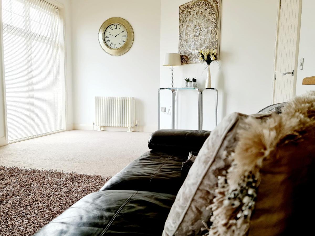 Seas The Day - Beachfront Apartment - Sleeps 4 Ramsgate Exterior photo