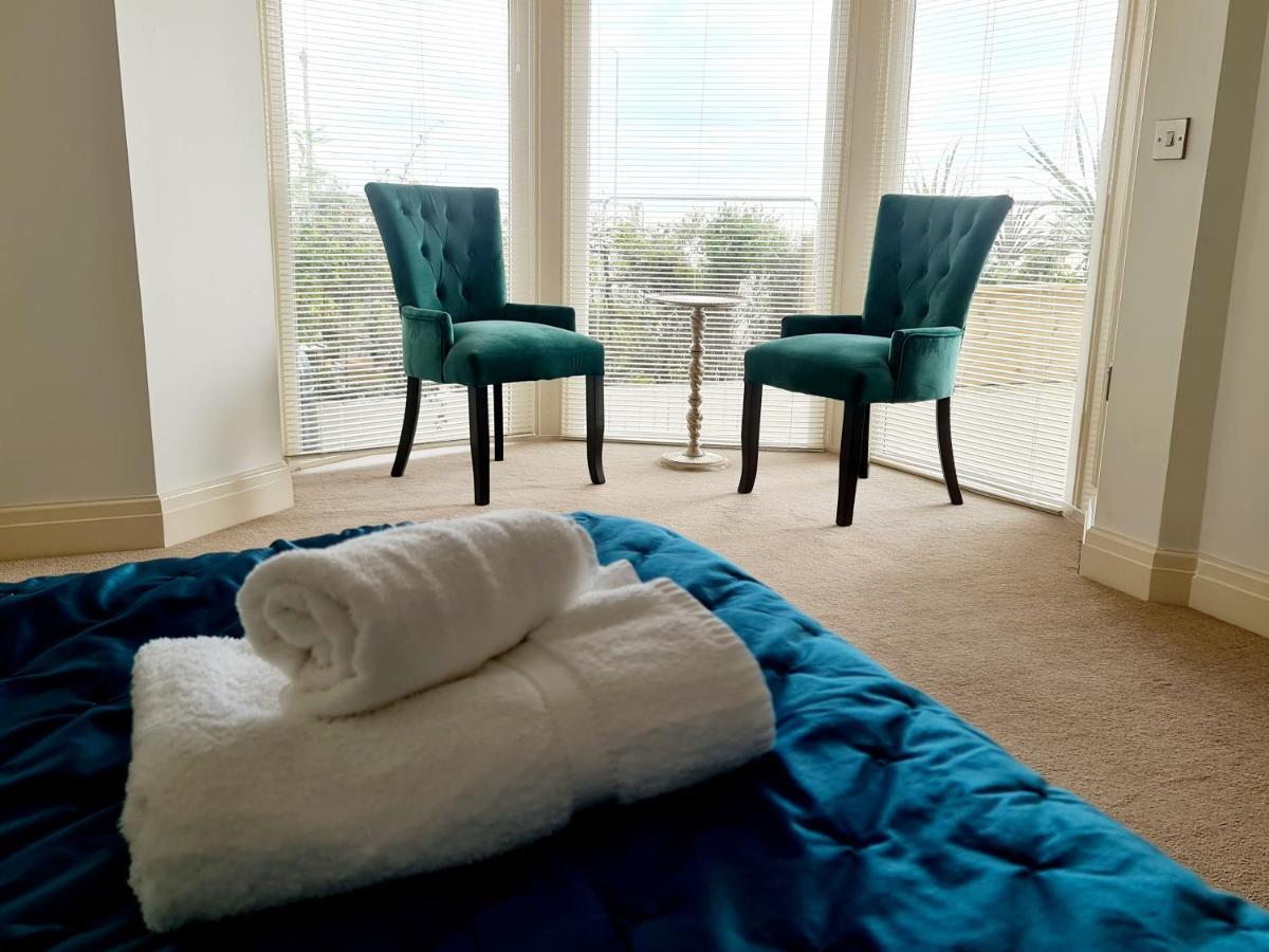 Seas The Day - Beachfront Apartment - Sleeps 4 Ramsgate Exterior photo