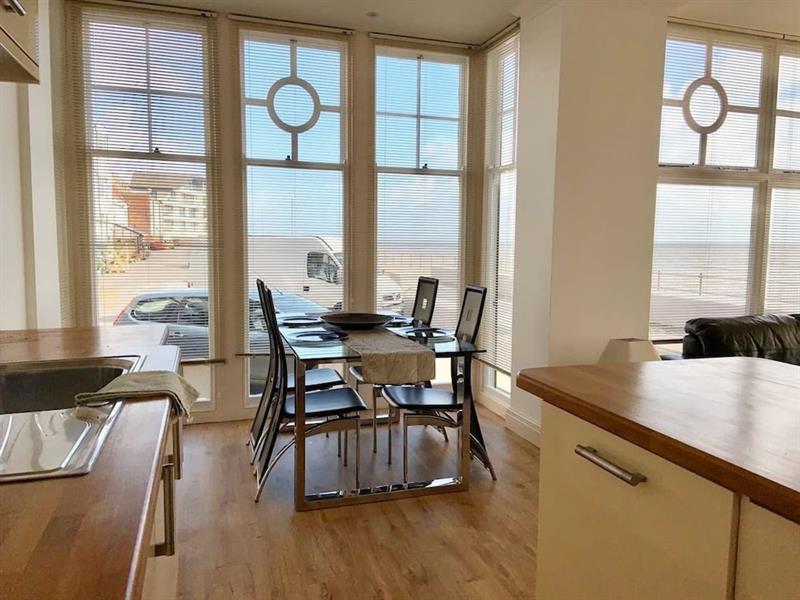 Seas The Day - Beachfront Apartment - Sleeps 4 Ramsgate Exterior photo