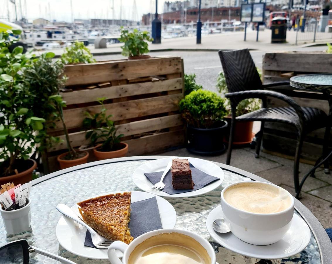 Seas The Day - Beachfront Apartment - Sleeps 4 Ramsgate Exterior photo